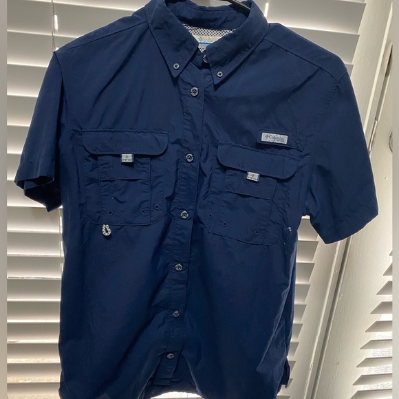 Columbia shirt brand new color blue perfect to use , good quality and material - Picture 2 of 4